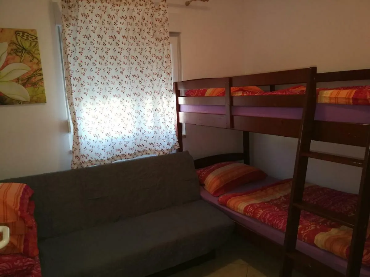 Apartments Erzen Medulin